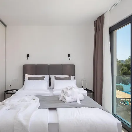 Beautiful Home In Zaboric With Sauna
